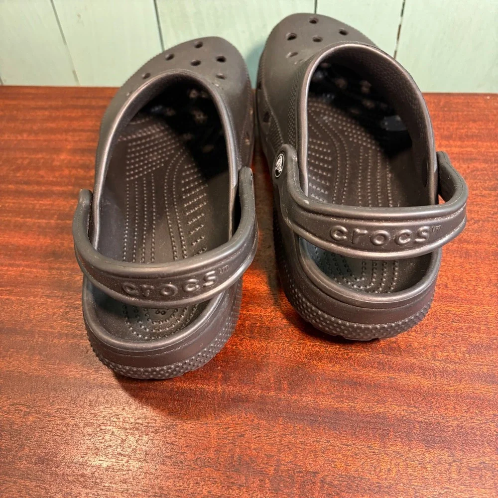Crocs Classic Clogs Dark Brown Espresso Slip On Comfort Shoes Mens 8 Womens 10